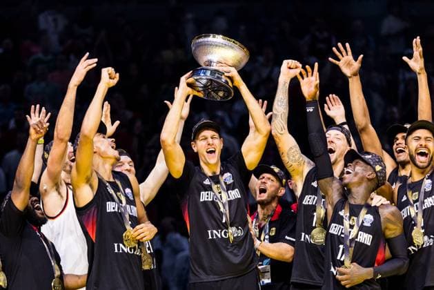 FIBA EuroBasket 2025 Gold Turkey Germany 14 09 2025 Johannes Voigtmann Germany, 7 cheering with trophy, trophy FIBA EuroBasket 2025 Gold Turkey Germany Riga, Arena Riga on 14 09 2025 Copyright: xBEAUTIFULxSPORTS Wunderlx