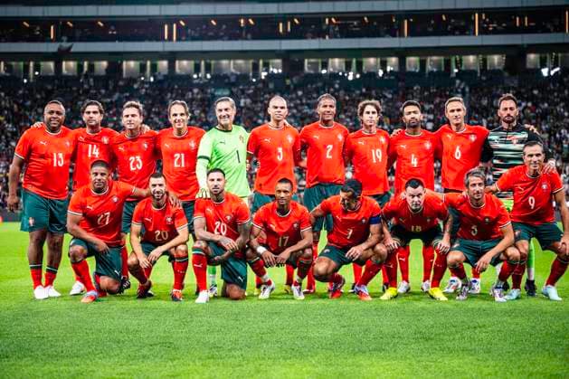 September 15, 2025, Lisbon, Lisbon, Portugal: Team of Portugal during the Legends Charity Game, between Portugal Lengends vs World Legends at Alvalade Stadium, Lisbon, on September 15, 2025 Lisbon Portugal - ZUMAr200 20250915_zsp_r200_002 Copyright: xNunoxReisinhox