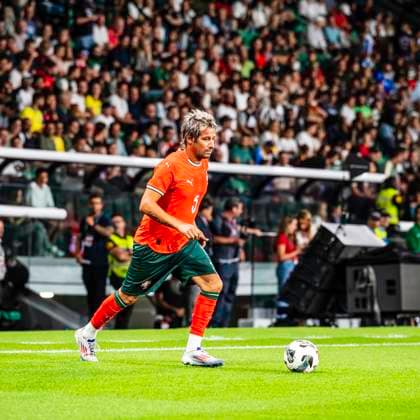 September 15, 2025, Lisbon, Lisbon, Portugal: Fabio Coentrao in control of the ball, during the Legends Charity Game, between Portugal Lengends vs World Legends at Alvalade Stadium, Lisbon, on September 15, 2025 Lisbon Portugal - ZUMAr200 20250915_zsp_r200_004 Copyright: xNunoxReisinhox