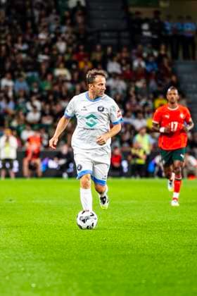 September 15, 2025, Lisbon, Lisbon, Portugal: Del Piero in control of the ball in another attack, during the Legends Charity Game, between Portugal Lengends vs World Legends at Alvalade Stadium, Lisbon, on September 15, 2025 Lisbon Portugal - ZUMAr200 20250915_zsp_r200_015 Copyright: xNunoxReisinhox