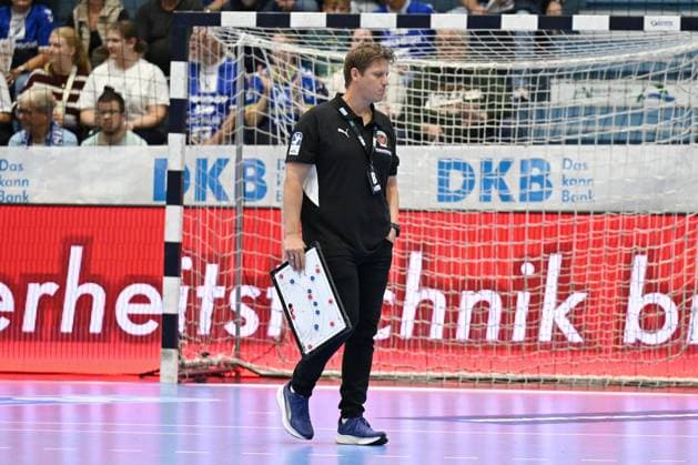 Nicolej Krickau Fuechse Berlin Coach GER, VfL Gummersbach vs Fuechse Berlin, Handball, Daikin 1 Bundesliga, Matchday 4, Season 2025 2026, Schwalbe Arena Gummersbach, 14 09 2025 GER, VfL Gummersbach vs Fuechse Berlin, Handball, Daikin 1 Bundesliga, Matchday 4, Season 2025 2026, Schwalbe Arena Gummersbach, 14 09 2025 Gummersbach Copyright: xEibner-Pressefoto JuergenxAugstx EP_JAT
