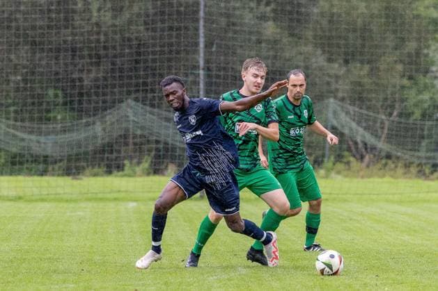 duel, duel, fight, tackle, duel, fight, tackle Lamin Bojang TSF Dornhan II, 09 vs Samuel Schlotter SG Ahldorf Muehlen Dettensee, 09 SG Ahldorf Muehlen Dettensee TSF Dornhan, Football Bezirksliga 4 Matchday, Season 2025 2026, 14 09 25 GER, SG Ahldorf Muehlen Dettensee TSF Dornhan, Football Bezirksliga, 4 Matchday, Season 2024 2025, 14 09 25 Horb Copyright: xEibner-Pressefoto KirstenxThiemax