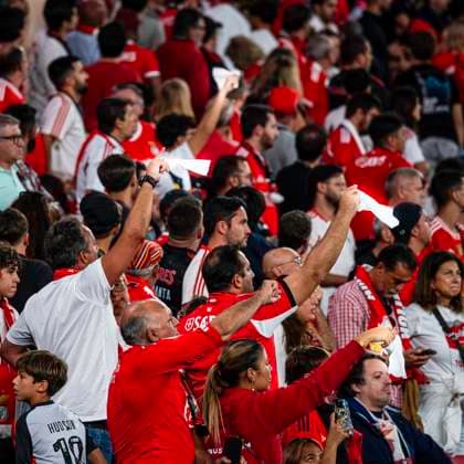 September 16, 2025, Lisbon, Lisbon, Portugal: white scarves for the Benfica coach,Champions League Group Stage - Round 1, between SL Benfica vs Qarabag Fk at Luz Stadium, Lisbon, on September 16, 2025 Lisbon Portugal - ZUMAr200 20250916_zsp_r200_023 Copyright: xNunoxReisinhox