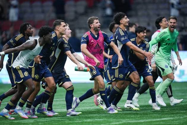 September 16, 2025, Vancouver, Bc, CANADA: Vancouver Whitecaps Thomas Muller, centre, Rayan Elloumi, third right, Mathias Laborda, second right, goalkeeper Isaac Boehmer, back right, and their teammates celebrate after defeating Forge FC 4-0 during a Canadian Championship semifinal soccer match, in Vancouver, on Tuesday, September 16, 2025. Canada News - September 16, 2025 - ZUMAc35_ 20250916_zaf_c35_211 Copyright: xDarrylxDyckx