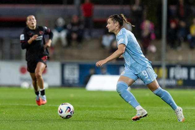 Google Pixel Frauen Bundesliga Bayer 04 Leverkusen Union Berlin 15 09 2025 Sophie Weidauer Union Berlin, 9 on matchday 2 of the Google Pixel Frauen Bundesliga in the game Bayer 04 Leverkusen vs Union Berlin on 15 09 2025 at Ulrich Haberland Stadion in Leverkusen Copyright: xBEAUTIFULxSPORTS Meuselx