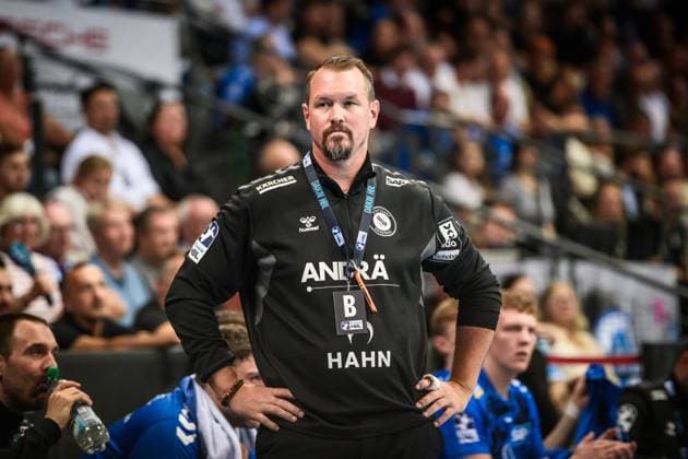 Misha Kaufmann TVB Stuttgart, Coach thoughtful, critical view GER, TVB 1898 Stuttgart Frisch Auf Goeppingen, DAIKIN HBL, Handball, Bundesliga, Matchday 5, Season 2025 2026, 18 09 2025 GER, TVB 1898 Stuttgart Frisch Auf Goeppingen, DAIKIN HBL, Handball, Bundesliga, Matchday 5, Season 2025 2026, 18 09 2025 Stuttgart Copyright: xSandyxDinkelackerx EP_SDR
