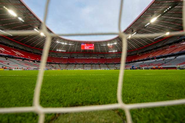 17 09 2025, Soccer UEFA Championsleague 2025 2026 1 matchday, FC Bayern Munich FC Chelsea, in the Allianz Arena Munich view through the goal net, the stadium still empty