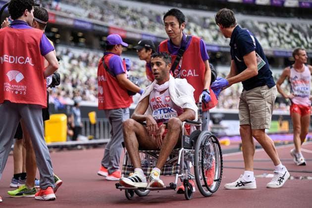 250920 Maher Ben Hlima of Poland is carried away in a wheelchair after competing in men s 20 kilometers race walkduring day 8 of the 2025 World Athletics Championships on September 20, 2025 in Tokyo Photo Joel Marklund BILDBYRAN kod JM JM0737 bbeng friidrott athletics friidrett 2025 world athletics championships world athletics championships tokyo 25 friidrotts vm friidretts vm vm  Copyright: JOELxMARKLUND BB250920JM088