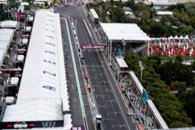 F1 - AZERBAIJAN GRAND PRIX 2025 04 NORRIS Lando (gbr), McLaren F1 Team MCL39, action during the 2025 Formula 1 Qatar Airways Azerbaijan Grand Prix, 17th round of the 2025 FIA Formula One World Championship, WM, Weltmeisterschaft from September 19 to 21, 2025 on the Baku City Circuit, in Baku, Azerbaijan - BakuAzerbaijan  Copyright: xALBERTOxVIMERCATIx