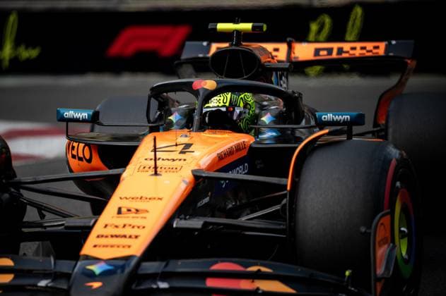 F1 - AZERBAIJAN GRAND PRIX 2025 04 NORRIS Lando (gbr), McLaren F1 Team MCL39, action during the 2025 Formula 1 Qatar Airways Azerbaijan Grand Prix, 17th round of the 2025 FIA Formula One World Championship, WM, Weltmeisterschaft from September 19 to 21, 2025 on the Baku City Circuit, in Baku, Azerbaijan - BakuAzerbaijan  Copyright: xALBERTOxVIMERCATIx