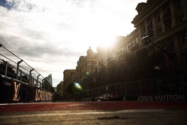 F1 - AZERBAIJAN GRAND PRIX 2025 04 NORRIS Lando (gbr), McLaren F1 Team MCL39, action during the 2025 Formula 1 Qatar Airways Azerbaijan Grand Prix, 17th round of the 2025 FIA Formula One World Championship, WM, Weltmeisterschaft from September 19 to 21, 2025 on the Baku City Circuit, in Baku, Azerbaijan - BakuAzerbaijan  Copyright: xEricxAlonsox