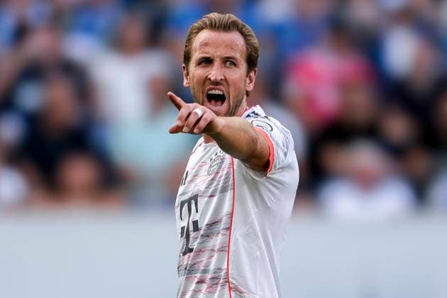 Harry Kane FC Bayern, 9 , gives instructions, gestures, gesticulates with arms, single image, single photo, action, action, 20 09 2025, Sinsheim Germany , Football, Bundesliga, TSG 1899 Hoffenheim FC Bayern München, DFB DFL REGULATIONS PROHIBIT ANY USE OF PHOTOGRAPHS AS IMAGE SEQUENCES AND OR QUASI VIDEO xozx