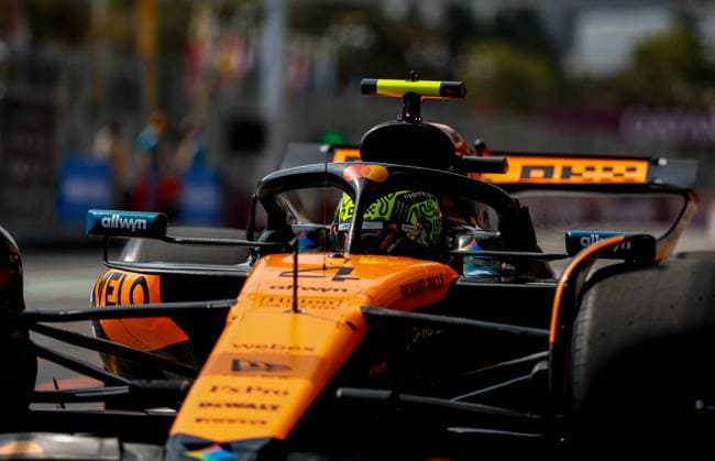 F1 - AZERBAIJAN GRAND PRIX 2025 04 NORRIS Lando (gbr), McLaren F1 Team MCL39, action during the 2025 Formula 1 Qatar Airways Azerbaijan Grand Prix, 17th round of the 2025 FIA Formula One World Championship, WM, Weltmeisterschaft from September 19 to 21, 2025 on the Baku City Circuit, in Baku, Azerbaijan - BakuAzerbaijan  Copyright: xDPPIx