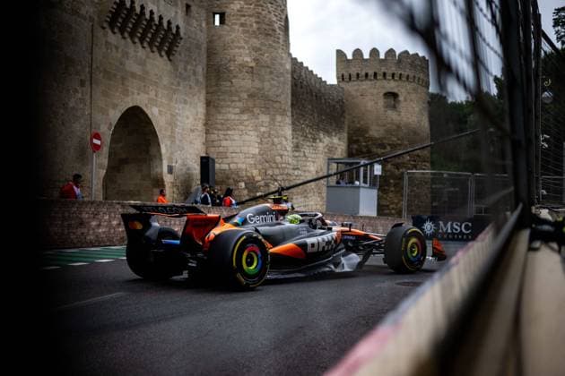 F1 - AZERBAIJAN GRAND PRIX 2025 04 NORRIS Lando (gbr), McLaren F1 Team MCL39, action during the 2025 Formula 1 Qatar Airways Azerbaijan Grand Prix, 17th round of the 2025 FIA Formula One World Championship, WM, Weltmeisterschaft from September 19 to 21, 2025 on the Baku City Circuit, in Baku, Azerbaijan - BakuAzerbaijan  Copyright: xALBERTOxVIMERCATIx