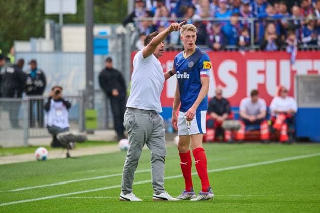 21 09 2025, Football, Men, 2 BL Bundesliga , Season 2025 2026, Holstein Kiel Karlsruher SC, 6 Matchday Coach Marcel Rapp Kiel Kiel, Holstein Stadion Holstein Stadion Schleswig Holstein Germany