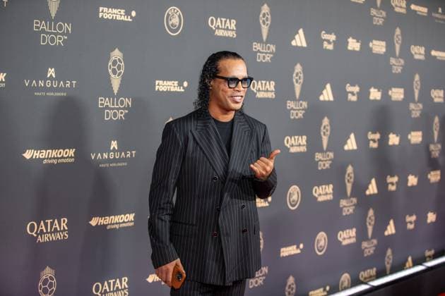 September 22, 2025, Paris, Paris, France: September 22, 2025, Paris, France: Ronaldinho, 2005 Ballon d Or winner, on the red carpet in the Tho oÂ¢tre du ChoÂ¢telet. Paris France - ZUMAp284 20250922_zip_p284_093 Copyright: xMickaelxPintax