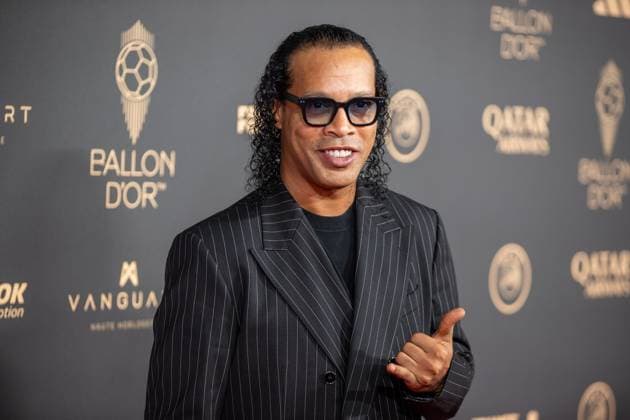 September 22, 2025, Paris, Paris, France: September 22, 2025, Paris, France: Ronaldinho, 2005 Ballon d Or winner, on the red carpet in the Tho oÂ¢tre du ChoÂ¢telet. Paris France - ZUMAp284 20250922_zip_p284_095 Copyright: xMickaelxPintax