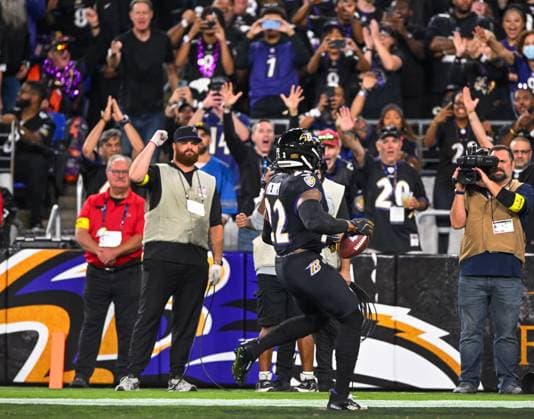 Baltimore Ravens running back Derrick Henry (22) scores on a 28-yard touchdown against the Detroit Lions during the first quarter at M&T Bank Stadium in Baltimore, Maryland, on Monday, September 22, 2025. BAL20250922116 DAVIDxTULIS