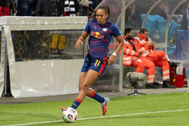 Google Pixel Womens Bundesliga Eintracht Frankfurt RB Leipzig, 22 09 2025 Lisa Baum RB Leipzig 11 on the ball, clipping, portrait portrait, Eintracht Frankfurt RB Leipzig, Frankfurt, Stadion am Brentanobad, 22 9 2025 Copyright: xBEAUTIFULxSPORTS Gawlikx