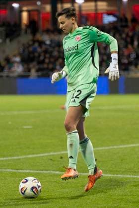 Google Pixel Womens Bundesliga Eintracht Frankfurt RB Leipzig, 22 09 2025 Lina Altenburg Eintracht Frankfurt 12 on the ball, clipping, portrait portrait, Eintracht Frankfurt RB Leipzig, Frankfurt, Stadion am Brentanobad, 22 9 2025 Copyright: xBEAUTIFULxSPORTS Gawlikx