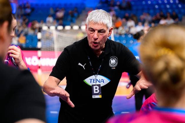 Krefeld Handball wU18 Laenderspiel Germany Netherlands Coach Gino Smits Germany Krefeld Yala Arena Germany