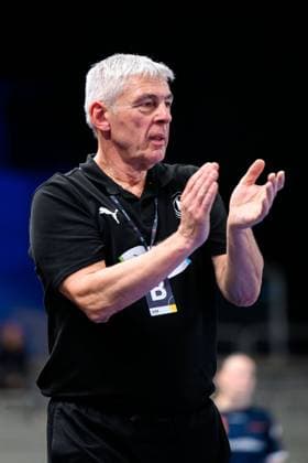 Krefeld Handball wU18 Laenderspiel Germany Netherlands Coach Gino Smits Germany Krefeld Yala Arena Germany