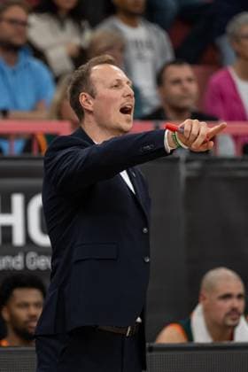 Jacques Schneider VET CONCEPT Gladiators Trier, Head Coach, Coach GER, Tigers Tuebingen vs VET CONCEPT Gladiators Trier, Basketball, Men, BBL Cup, 1 Round, Season 2025 2026, 23 09 2025, GER, Tigers Tuebingen vs VET CONCEPT Gladiators Trier, Basketball, Men, BBL Cup, 1 Round, Season 2025 2026, 23 09 2025 Tuebingen Copyright: xEibner-Pressefoto WolfgangxFrankx EP_WFK