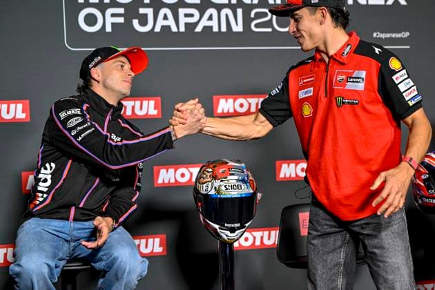 MOTO - MOTO GP - GRAND PRIX OF JAPAN 2025 BEZECCHI Marco (ita), Aprilia Racing Team Gresini, Aprilia RS-GP 2025, portrait with MARQUEZ Marc (spa), Ducati Lenovo Team, Ducati Desmosedici GP25 during the 2025 MotoGP Motul Grand Prix of Japan on the Twin Ring Motegi Circuit from September 26 to 28, At Motegi, Japan - MotegiJapan Copyright: xGIGIxSOLDANOx