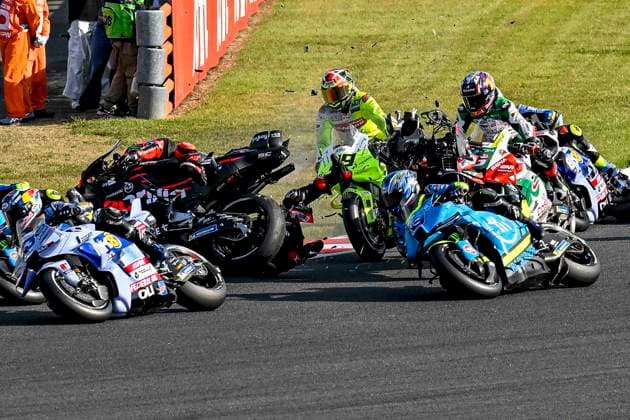MOTO - MOTO GP - GRAND PRIX OF JAPAN 2025 12 VINALES Maverick (spa), Red Bull KTM Tech 3, KTM RC16, action accident, crash sprint race during the 2025 MotoGP Motul Grand Prix of Japan on the Twin Ring Motegi Circuit from September 26 to 28, At Motegi, Japan - MotegiJapan  Copyright: xGIGIxSOLDANOx