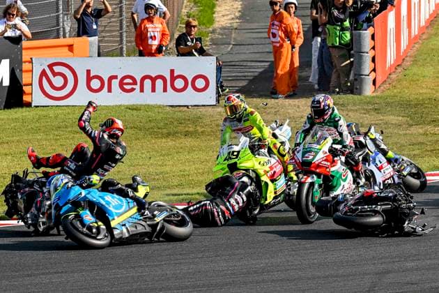 MOTO - MOTO GP - GRAND PRIX OF JAPAN 2025 12 VINALES Maverick (spa), Red Bull KTM Tech 3, KTM RC16 01 MARTIN Jorge (spa), Aprilia Racing Team Gresini, Aprilia RS-GP 2025,, action accident, crash sprint race during the 2025 MotoGP Motul Grand Prix of Japan on the Twin Ring Motegi Circuit from September 26 to 28, At Motegi, Japan - MotegiJapan  Copyright: xGIGIxSOLDANOx