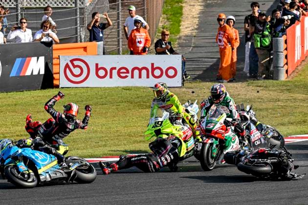 MOTO - MOTO GP - GRAND PRIX OF JAPAN 2025 12 VINALES Maverick (spa), Red Bull KTM Tech 3, KTM RC16 01 MARTIN Jorge (spa), Aprilia Racing Team Gresini, Aprilia RS-GP 2025,, action accident, crash sprint race during the 2025 MotoGP Motul Grand Prix of Japan on the Twin Ring Motegi Circuit from September 26 to 28, At Motegi, Japan - MotegiJapan  Copyright: xGIGIxSOLDANOx