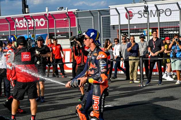 MOTO - MOTO GP - GRAND PRIX OF JAPAN 2025 ACOSTA Pedro (spa), Red Bull KTM Factory Racing, KTM RC16, portrait celebrates his third place of the sprint race during the 2025 MotoGP Motul Grand Prix of Japan on the Twin Ring Motegi Circuit from September 26 to 28, At Motegi, Japan - MotegiJapan Copyright: xGIGIxSOLDANOx