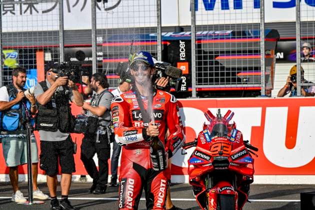 MOTO - MOTO GP - GRAND PRIX OF JAPAN 2025 BAGNAIA Francesco (ita), Ducati Lenovo Team, Ducati Desmosedici GP25, portrait celebrates his victory of the Sprint race during the 2025 MotoGP Motul Grand Prix of Japan on the Twin Ring Motegi Circuit from September 26 to 28, At Motegi, Japan - MotegiJapan Copyright: xGIGIxSOLDANOx
