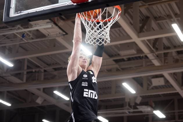 Tigers Tuebingen Nuernberg Falcons, Herren, 2 Bundesliga, Barmer 2 Basketball Bundesliga, pro A, 1 Spieltag, Spielzeit 2025 2025, 27 09 2025 Trevor Baskin Nuernberg Falcons, 22 beim Dunking