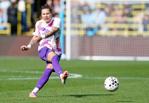 Manchester, England, 28th September 2025. Elena Linari of London City Lionesses during the Manchester City Women vs London City Lionesses Barclays Women s Super League match at the Academy Stadium, Manchester. Picture credit should read: Andrew Yates Sportimage EDITORIAL USE ONLY. No use with unauthorised audio, video, data, fixture lists, club league logos or live services. Online in-match use limited to 120 images, no video emulation. No use in betting, games or single club league player publications. SPI_073_AY_MANCITY_LONDON SPI-4171-0050
