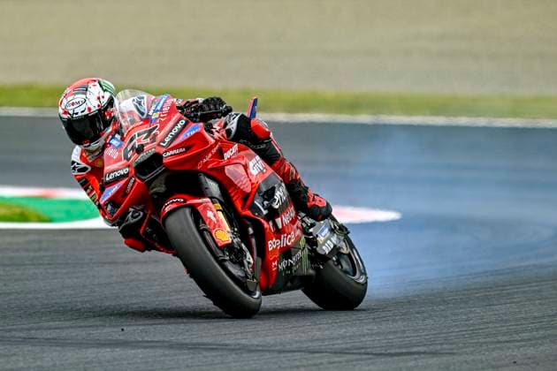MOTO - MOTO GP - GRAND PRIX OF JAPAN 2025 63 BAGNAIA Francesco (ita), Ducati Lenovo Team, Ducati Desmosedici GP25, action with blue smoke during the 2025 MotoGP Motul Grand Prix of Japan on the Twin Ring Motegi Circuit from September 26 to 28, At Motegi, Japan - MotegiJapan Copyright: xGIGIxSOLDANOx