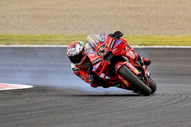 MOTO - MOTO GP - GRAND PRIX OF JAPAN 2025 63 BAGNAIA Francesco (ita), Ducati Lenovo Team, Ducati Desmosedici GP25, action with blue smoke during the 2025 MotoGP Motul Grand Prix of Japan on the Twin Ring Motegi Circuit from September 26 to 28, At Motegi, Japan - MotegiJapan Copyright: xGIGIxSOLDANOx