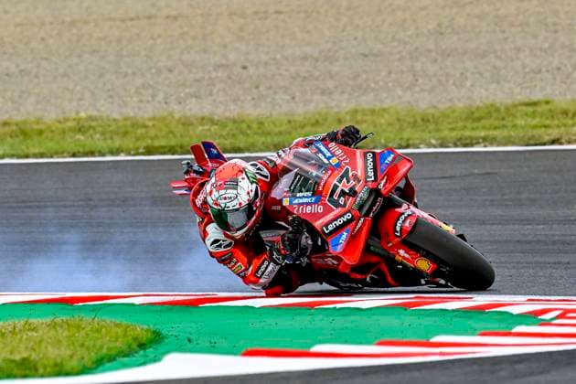 MOTO - MOTO GP - GRAND PRIX OF JAPAN 2025 63 BAGNAIA Francesco (ita), Ducati Lenovo Team, Ducati Desmosedici GP25, action with blue smoke during the 2025 MotoGP Motul Grand Prix of Japan on the Twin Ring Motegi Circuit from September 26 to 28, At Motegi, Japan - MotegiJapan Copyright: xGIGIxSOLDANOx