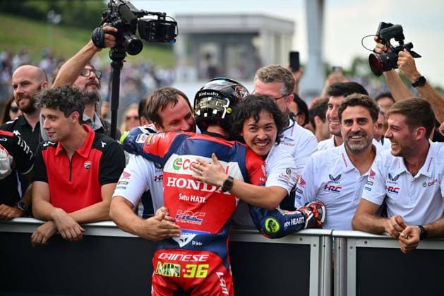 MOTO - MOTO GP - GRAND PRIX OF JAPAN 2025 MILLER Jack (aus), Prima Pramac Racing, Yamaha YZR-M1, portrait, celebrating his podium during the 2025 MotoGP Motul Grand Prix of Japan on the Twin Ring Motegi Circuit from September 26 to 28, At Motegi, Japan - MotegiJapan Copyright: xGIGIxSOLDANOx