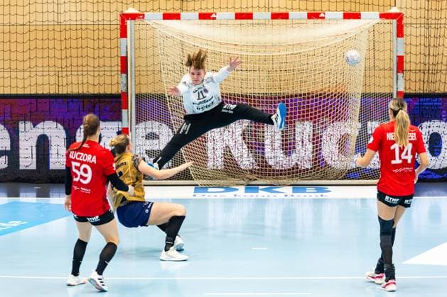 28 09 2025, GER, Handball, Women, Season 2025 2026, DHB Pokal 2 Runde Achtelfinale, Thueringer HC Buxtehuder SV Laura Kuske Thueringer HC,11 99947 Bad Langensalza Salza Halle Sporthalle Mehrz Thüringen Germany