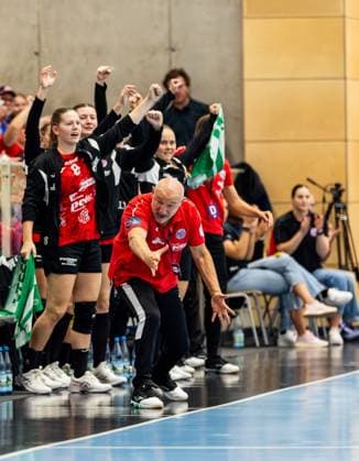 28 09 2025, GER, Handball, Women, Season 2025 2026, DHB Cup 2 Round Round of 16, Thueringer HC Buxtehuder SV Herbert Mueller Thueringer HC,Trainer 99947 Bad Langensalza Salza Halle Sporthalle Mehrz Thüringen Germany