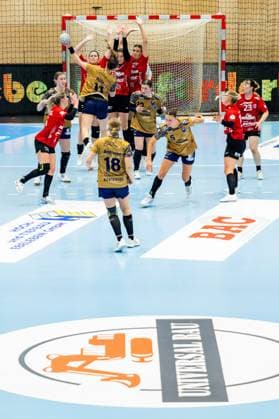 28 09 2025, GER, Handball, Women, Season 2025 2026, DHB Pokal 2 Runde Achtelfinale, Thueringer HC Buxtehuder SV Isabelle Doelle Buxtehuder SV 99947 Bad Langensalza Salza Halle Sporthalle Mehrz Thüringen Germany