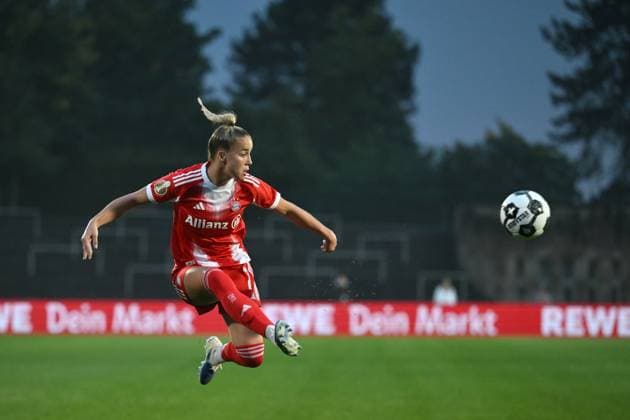 Giulia Gwinn FC Bayern 29 09 2025, Football, DFB Pokal Frauen 2025 26, 1 Runde Borussia Dortmund FC Bayern München DFB regulations prohibit any use of photographs as image sequences and or quasi video Dortmund Stadion Rote Erde Nordrhein Westfalen Germany Team2