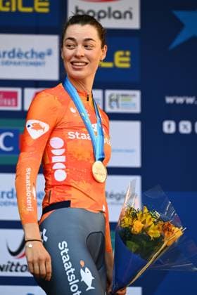 UEC 2025 Road European Championship, EM, Europameisterschaft Drome-Ardeche 01 10 2025 ETOILE-SUR-RHONE, FRANCE - OCTOBER 01 : Bredewold Mischa (NED) during the podium ceremony of the Women Elite Individual Time Trial of the 2025 UEC Road European Championship Drome-Ardeche 10th edition an UCI Continental Championships cycling race of 24 km with start in Loriol-sur-Drome and finish in Etoile-sur-Rhone on October 1, 2025 in Etoile-sur-Rhone, France, 01 10 2025 Etoile-sur-Rhone France  Copyright: xVincentxKalutx