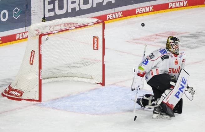 Kristers Gudlevskis Pinguins Bremerhaven, 30 Koelner Haie vs Fischtown Pinguins Bremerhaven, Ice Hockey, DEL, Matchday 7, Season 2025 2026, 02 10 2025 Koelner Haie vs Fischtown Pinguins Bremerhaven, Ice Hockey, DEL, Matchday 7, Season 2025 2026, 02 10 2025 Koeln Copyright: xEibner-Pressefotox xThomasxStoeckerx EP_TSR