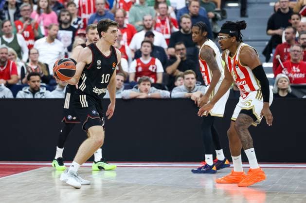 Justinian Jessup FC Bayern Basketball, 10 with ball with Chima Moneke Red Star Belgrade, 95 , GER, FC Bayern Basketball vs Crvena Zvezda Meridianbet Red Star Belgrade, Basketball, Euroleague, Matchday 2, Season 2025 2026, 02 10 2025, GER, FC Bayern Basketball vs Crvena Zvezda Meridianbet Red Star Belgrade, Basketball, Euroleague, Matchday 2, Season 2025 2026, 02 10 2025 Munich Copyright: xEibner-Pressefoto JennixMaulx EP_JML