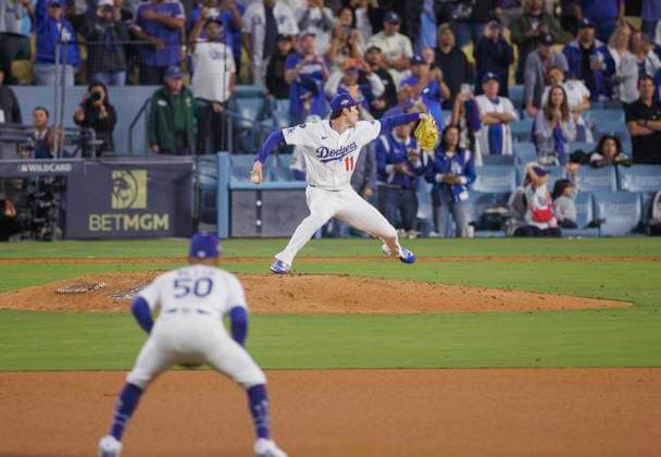 October 1, 2025, Los Angeles, California, USA: Relief pitcher Roki Sasaki 11 of the Los Angeles Dodgers against the Cincinnati Reds in the ninth inning of game 2 of a National League wild card series baseball game at Dodger Stadium in Los Angeles on Wednesday, October 1, 2025. . Los Angeles USA - ZUMAa60_ 20251001_zaf_a60_005 Copyright: xArmandoxArorizox