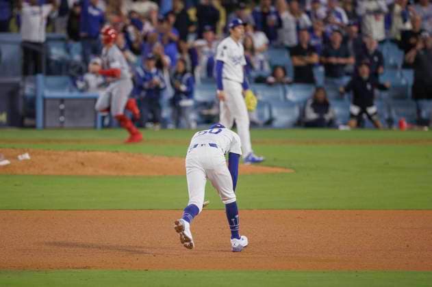 October 1, 2025, Los Angeles, California, USA: Relief pitcher Roki Sasaki 11 of the Los Angeles Dodgers against the Cincinnati Reds in the ninth inning of game 2 of a National League wild card series baseball game at Dodger Stadium in Los Angeles on Wednesday, October 1, 2025. . Los Angeles USA - ZUMAa60_ 20251001_zaf_a60_007 Copyright: xArmandoxArorizox
