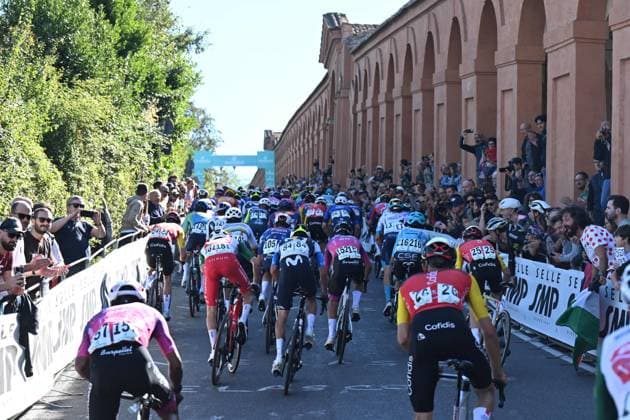 04-10-2025 Giro Dell emilia; Bologna - San Luca;
