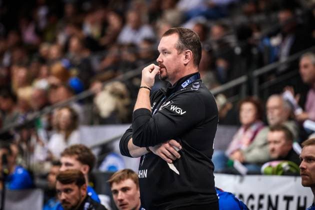 Misha Kaufmann TVB Stuttgart, Coach pensive GER, TVB 1898 Stuttgart MT Melsungen, DAIKIN HBL, Handball, Bundesliga, Matchday 7, Season 2025 2026, 05 10 2025 GER, TVB 1898 Stuttgart Frisch Auf Goeppingen, DAIKIN HBL, Handball, Bundesliga, Matchday 7, Season 2025 2026, 05 10 2025 Stuttgart Copyright: xSandyxDinkelackerx EP_SDR